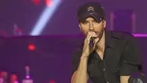 Fotografía de archivo que muestra al cantante español Enrique Iglesias durante un concierto  / EFE
