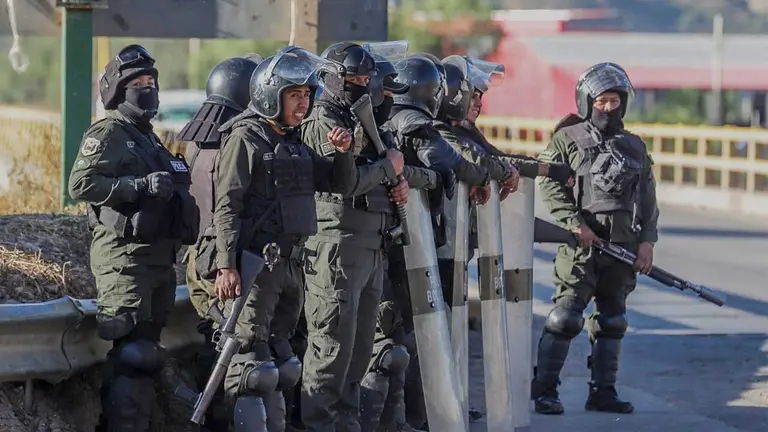 Polic&iacute;a en Parotani./ FOTO: RRSS