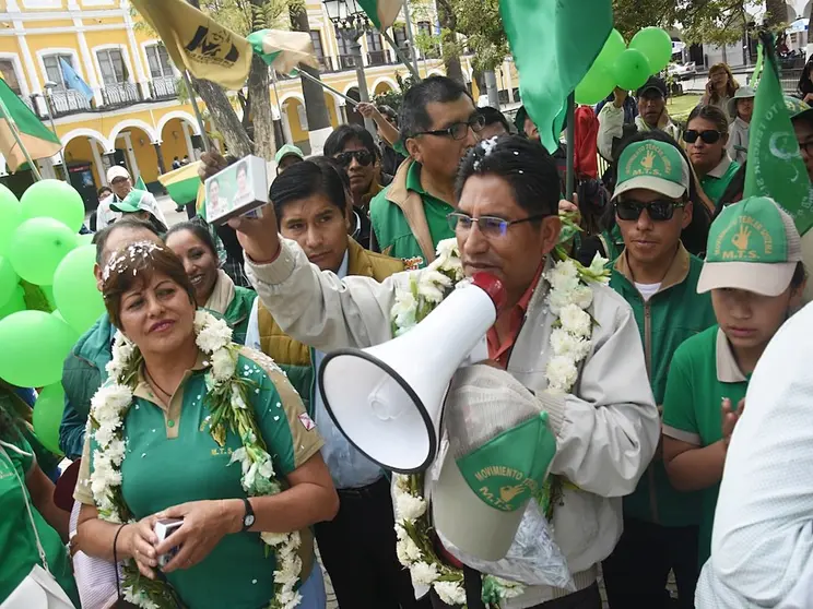 F&eacute;lix Patzi, candidato del Movimiento Tercer Sistema, hace campa&ntilde;a en Cochabamba. Ayar Wari