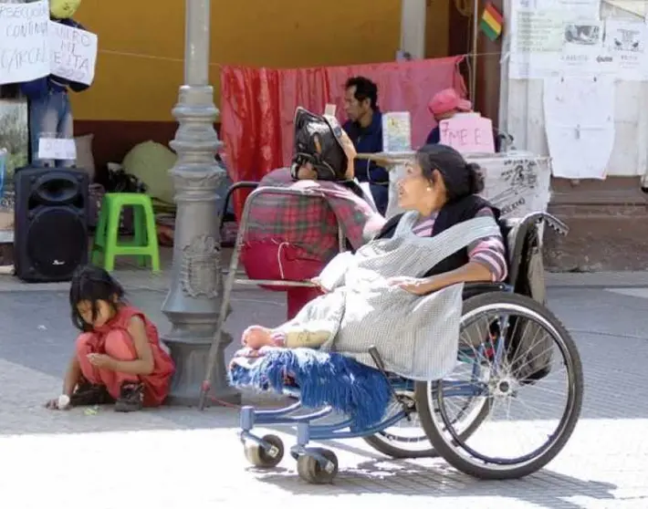 Imagen referencial de una persona con discapacidad en Cochabamba. Archivo