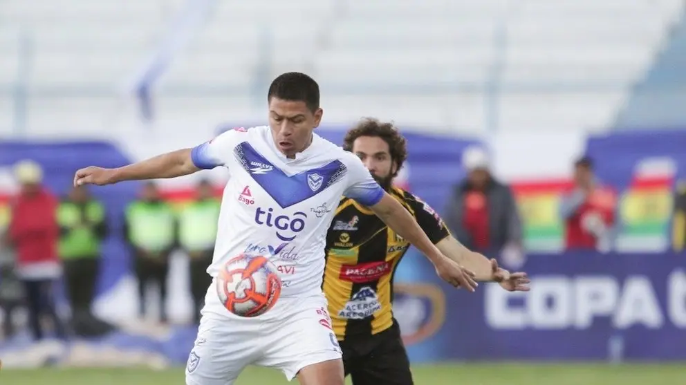 Una jugada de un partido de San Jos&eacute; en Oruro. ARCHIVO
