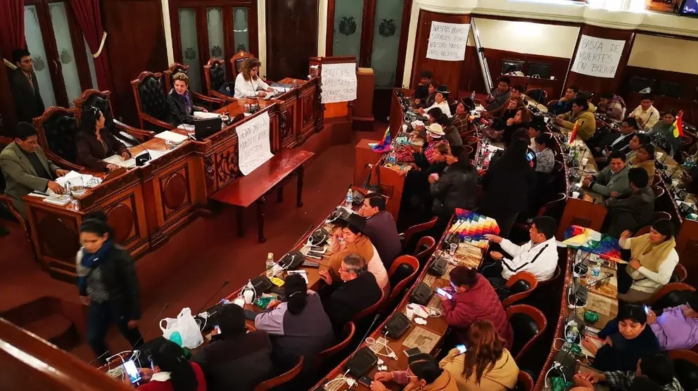 Sesi&oacute;n de la C&aacute;mara de Diputados la noche del mi&eacute;rcoles 13 de noviembre de 2019. Diputados Bolivia