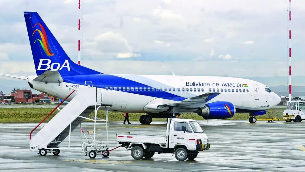 Imagen de archivo de un avi&oacute;n en el aeropuerto de El Alto.