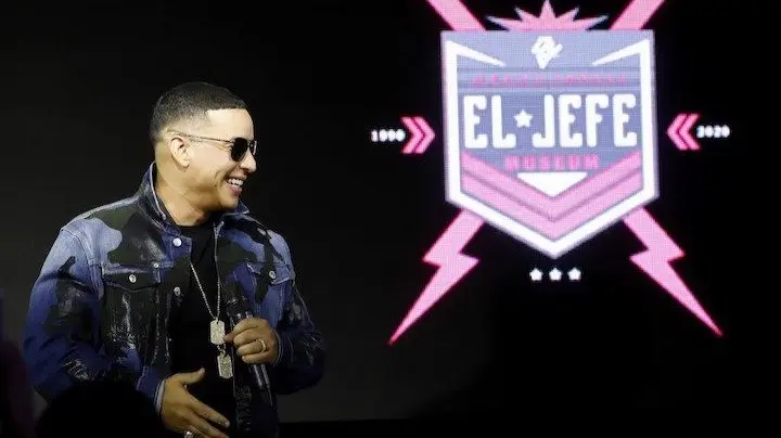 El reguetonero Daddy Yankee durante la presentaci&oacute;n de su museo. EFE