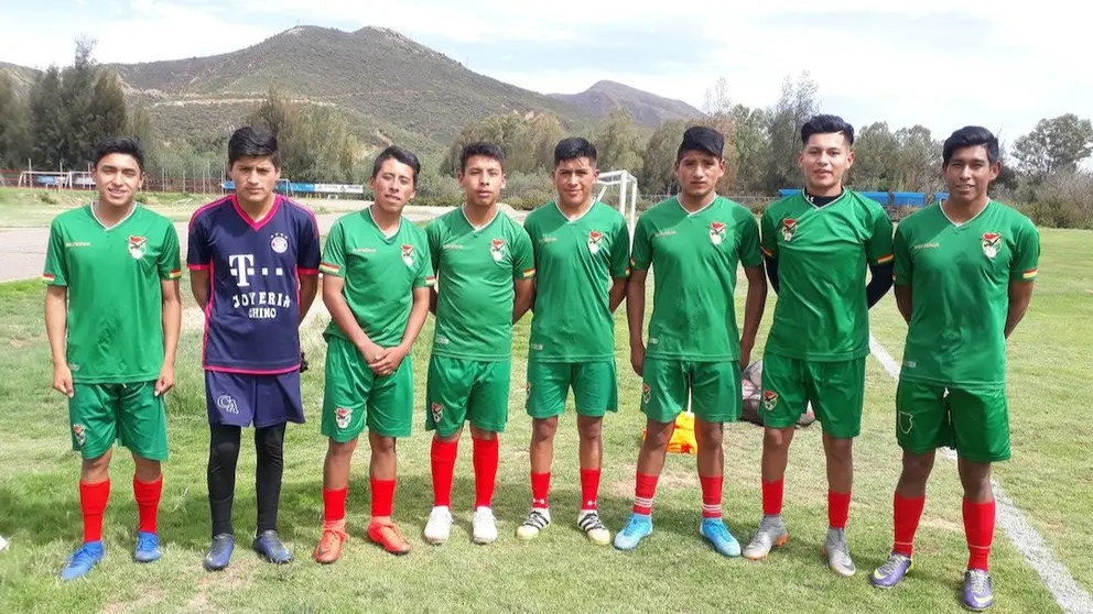 De izquierda a derecha: Vargas, C&eacute;spedes, Salazar, L&oacute;pez, Nogales, Torrico y Zelada. ANDR&Eacute;S PACHECO