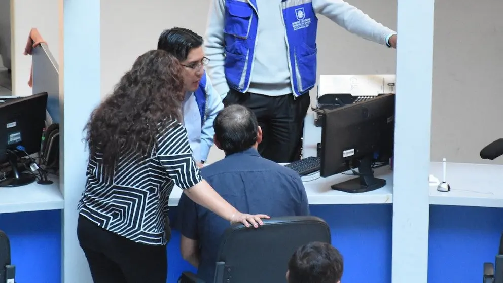 Vecinos pagan sus impuestos en la Alcald&iacute;a de Sacaba. ARCHIVO