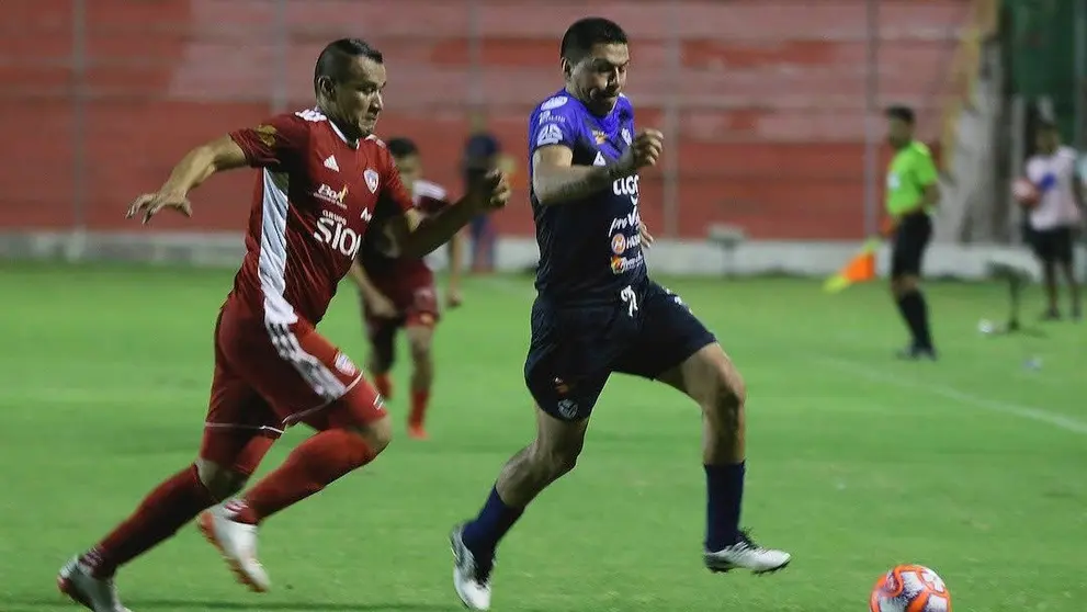 El goleador de San Jos&eacute; Carlos Saucedo en un partido frente a Royal Pari en Montero. APG