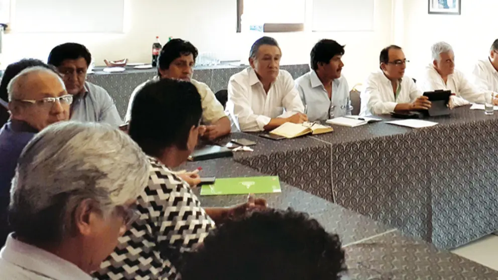 Agropecuarios reunidos con el ministro de Desarollo Productivo, Wilfredo Rojo.