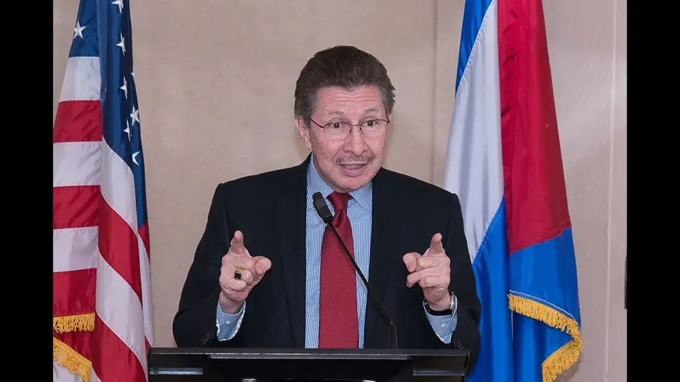 El exministro Carlos S&aacute;nchez Berza&iacute;n. La &Eacute;poca