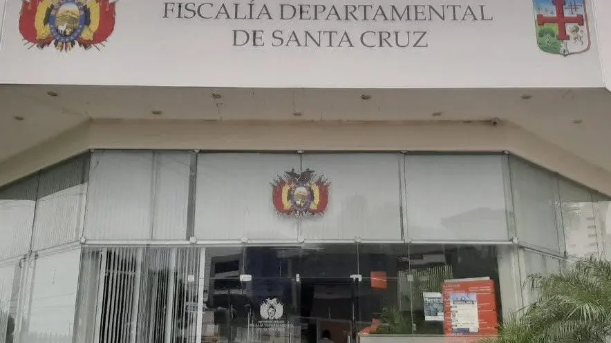Fachada de la Fiscal&iacute;a en Santa Cruz. FGE