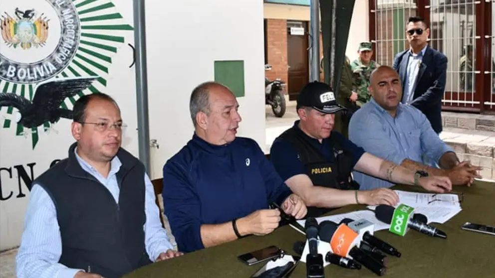 La Fuerza Especial de Lucha Contra el Narcotr&aacute;fico junto al ministro de Gobierno, Arturo Murillo. Foto: Min. Gobierno