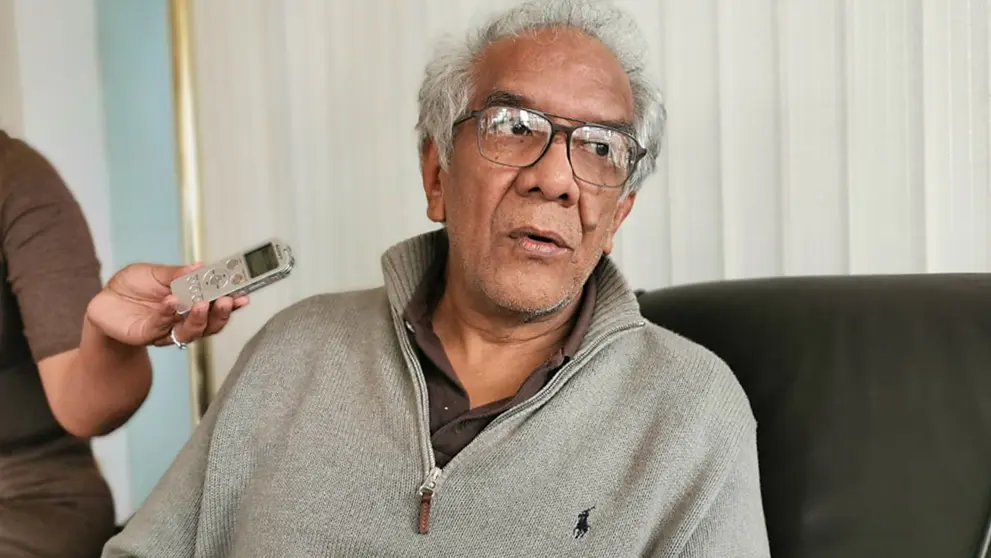 El rector Juan R&iacute;os del Prado en una entrevista con OPINI&Oacute;N.