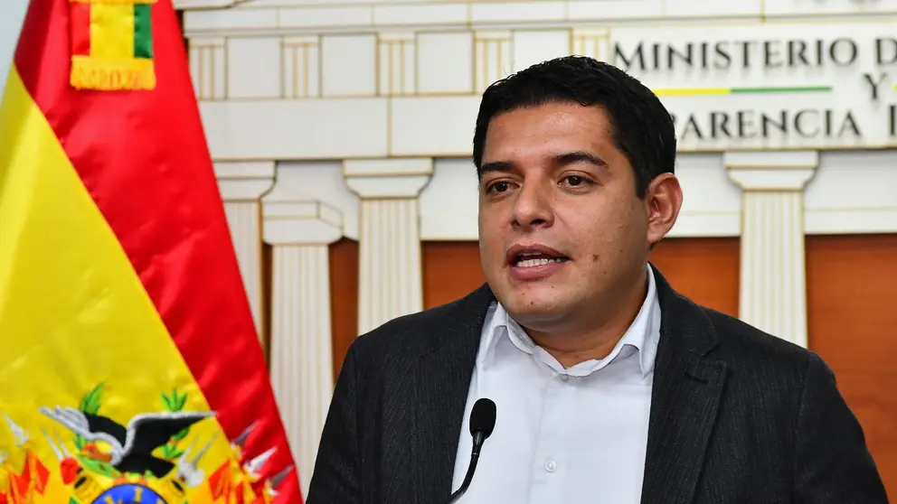 &Aacute;lvaro Co&iacute;mbra
