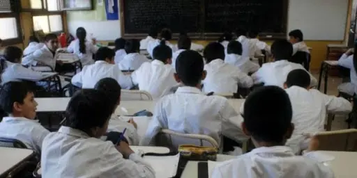 Alumnos pasando clases. Archivo.