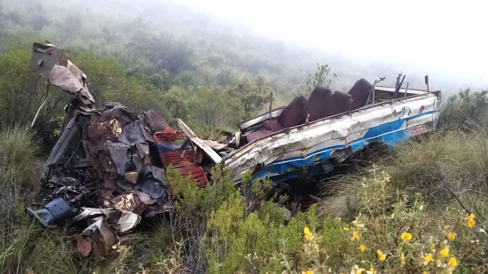 El veh&iacute;culo siniestrado tras el accidente en Tacopaya. POLIC&Iacute;A