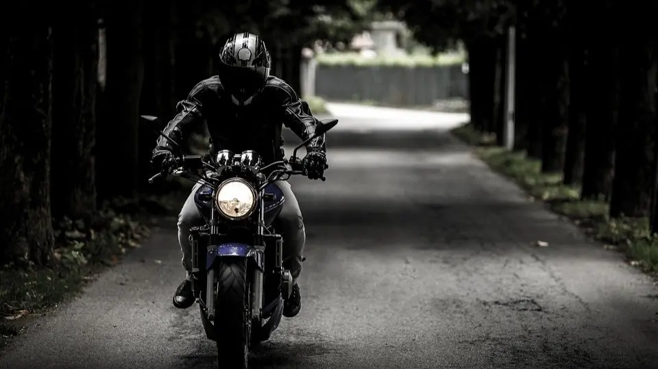 Imagen referencial de un motociclista. PIXABAY