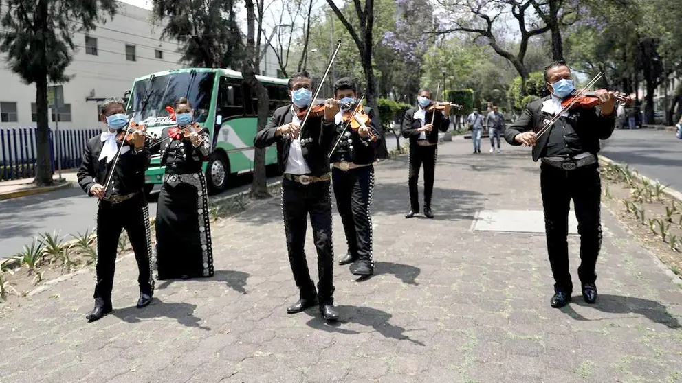 Mariachis mexicanos en contra del coronavirus. EFE