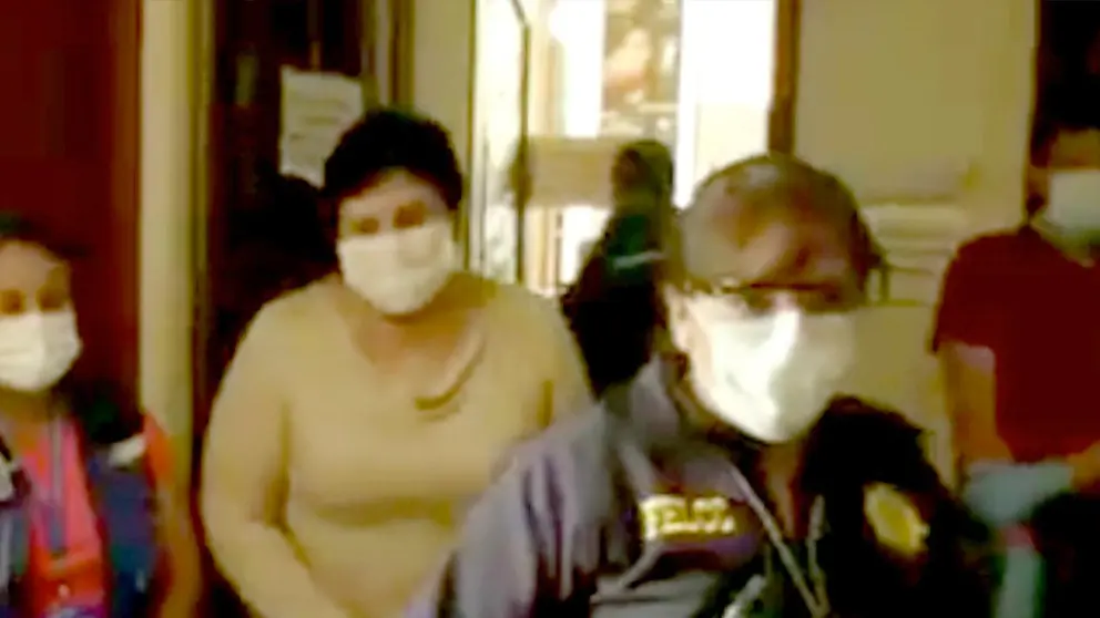 La alcaldesa de Vinto, después de emitir sus declaraciones informativas en la Fiscalía.