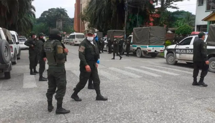Efectivos de la entidad verde olivo.