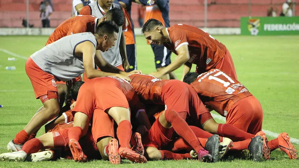 Imagen referencial de parte del plantel de Guabir&aacute; celebrando un gol el 7 de mayo de 2020. APG