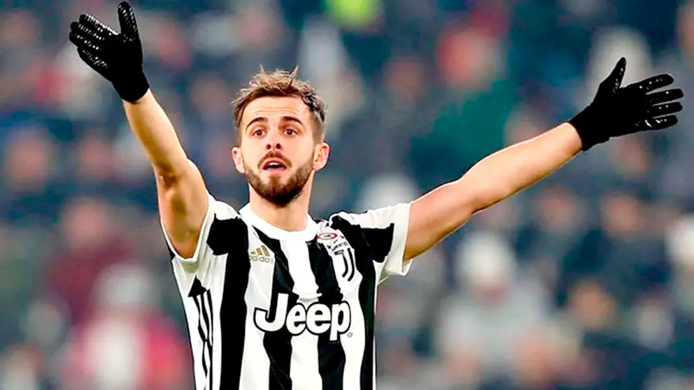 Pjanic:"Si jugaba en otro equipo distinto a la Juve, solo pod&iacute;a ser el Bar&ccedil;a". EFE