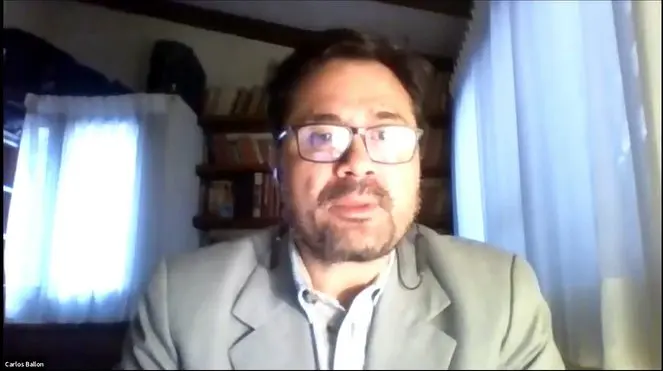 El presidente nacional de la Sociedad de Ingenieros de Bolivia, Carlos Ball&oacute;n L&oacute;pez, en una conferencia de prensa virtual. Foto: SIB