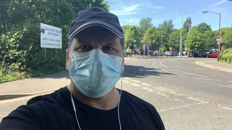 El residente boliviano en Londres, Reino Unido, Silvio Sosa