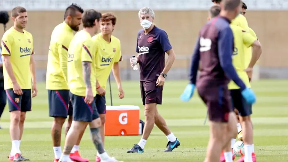 La plantilla del Barcelona volvió a los entrenamientos. EFE