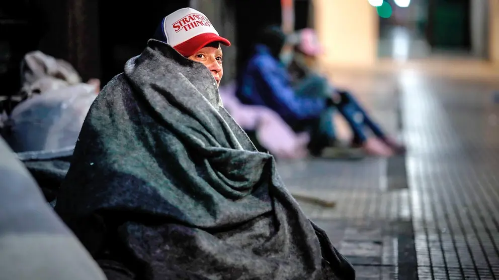 Las personas en situación de calle se niegan a acudir a los paradores tras la llegada del frío invierno y la pandemia. EFE