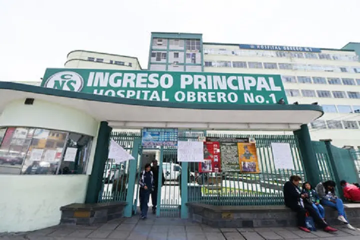 Foto de archivo del hospital obrero de la CNS en La Paz.
