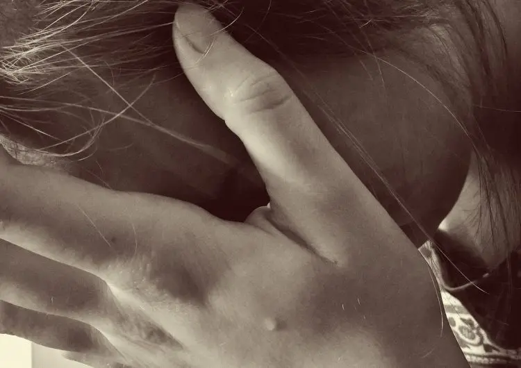 Imagen referencial de una v&iacute;ctima de agresi&oacute;n sexual. PEXELS