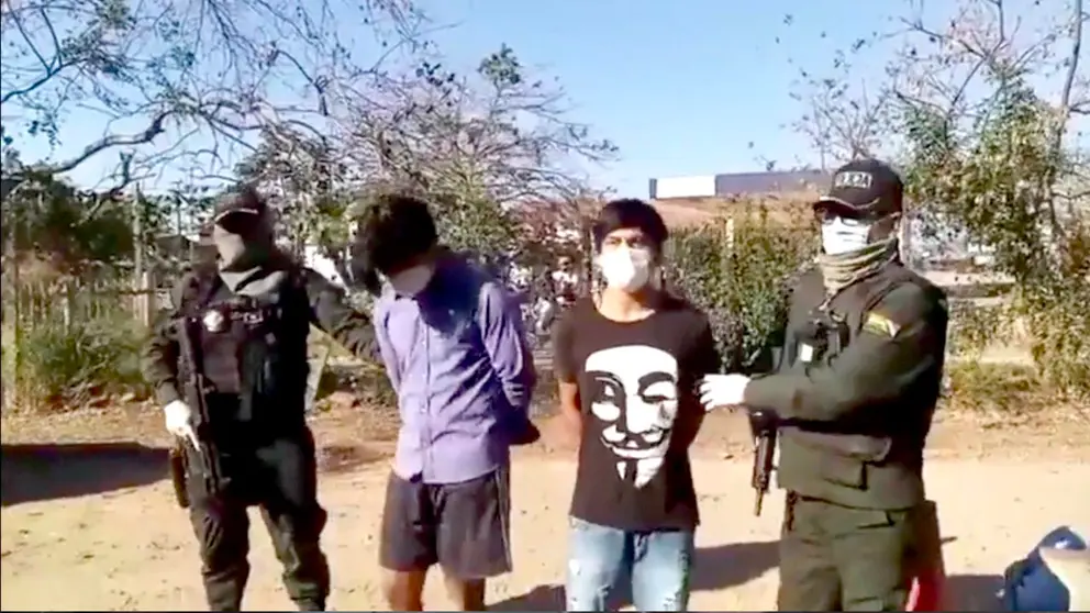 La Policía presenta a dos jóvenes acusados de robar en domicilios y tiendas de San Ramón. FRECUENCIAS POLICIAL SANTA CRUZ