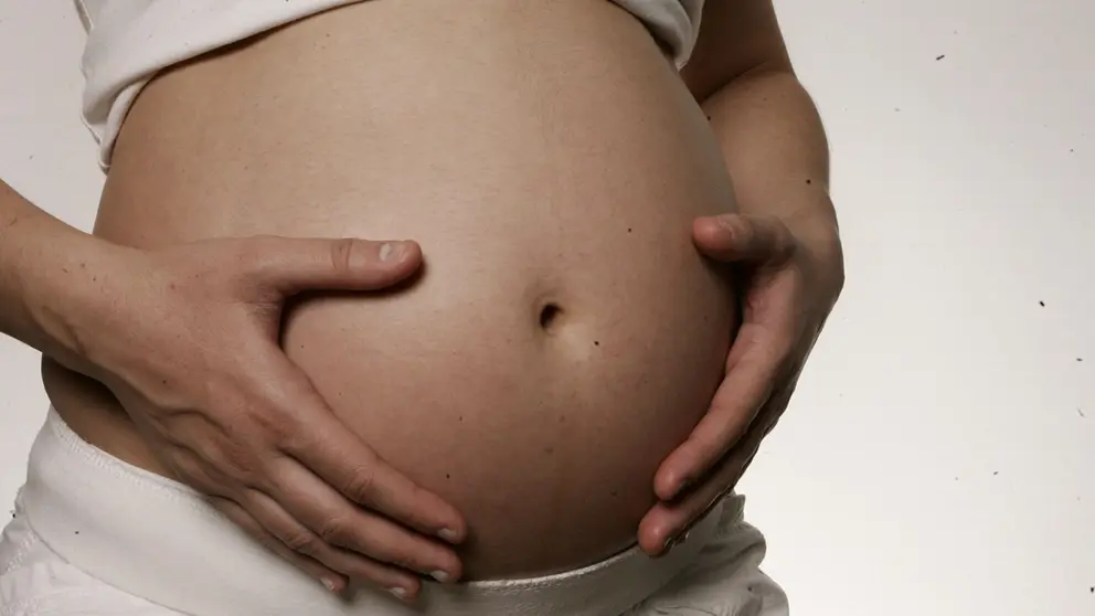 Embarazadas con coronavirus pueden dar a luz antes de tiempo. EFE