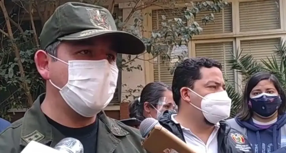 El Director General de Lucha contra la&nbsp;Trata y Tr&aacute;fico de Personas del Ministerio de Gobierno, coronel Jos&eacute; Luis Alarc&oacute;n, brinda el informe ante los medios. Captura de video RKC