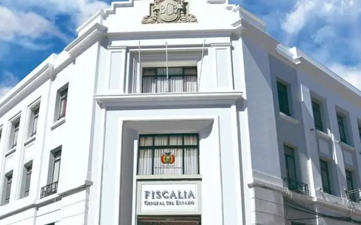 Una imagen del frontis de la Fiscal&iacute;a General del Estado. FGE
