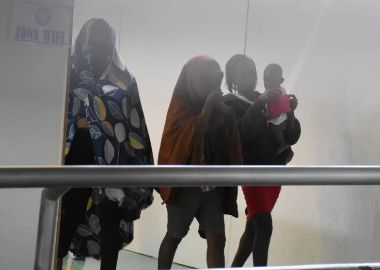 Haitianos que llegaron y fueron aislados en Cochabamba. DICO SOL&Iacute;S