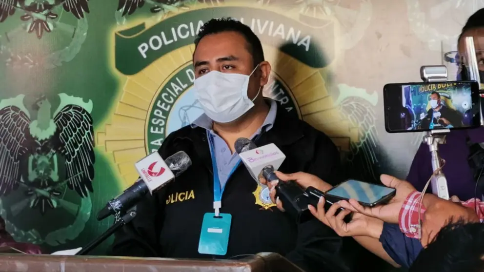El vocero de la Fuerza Especial de Lucha Contra el Crimen (FELCC), Alexander Vargas, durante una conferencia. FOTO: Mariela Coss&iacute;o