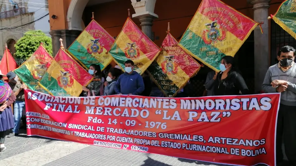 Protesta de comerciantes en la plaza 14 de Septiembre. OPINI&Oacute;N