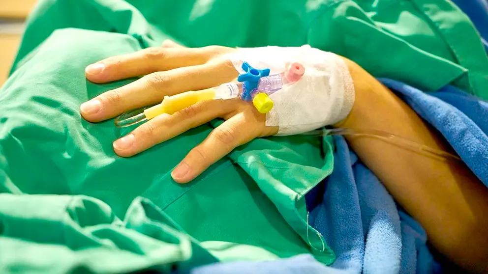 Fotografía ilustrativa de una mujer hospitalizada. Pixabay
