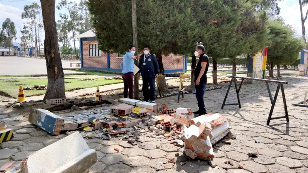 Investigadores inspeccionan el lugar del hecho. Fiscalía General del Estado
