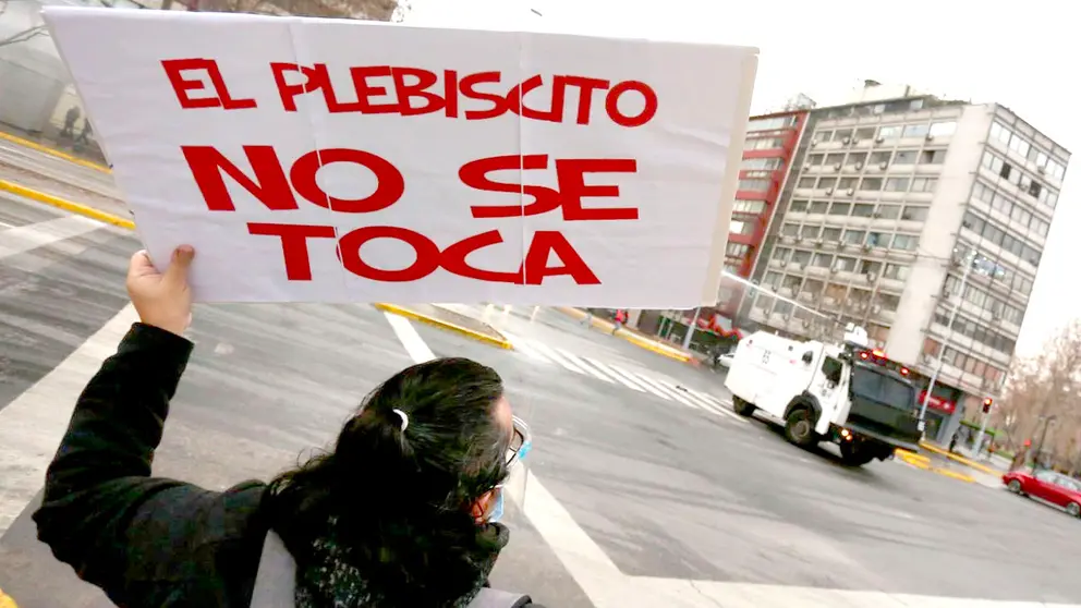 Chile cierra campaña para plebiscito constitucional con banderazo y caravana
