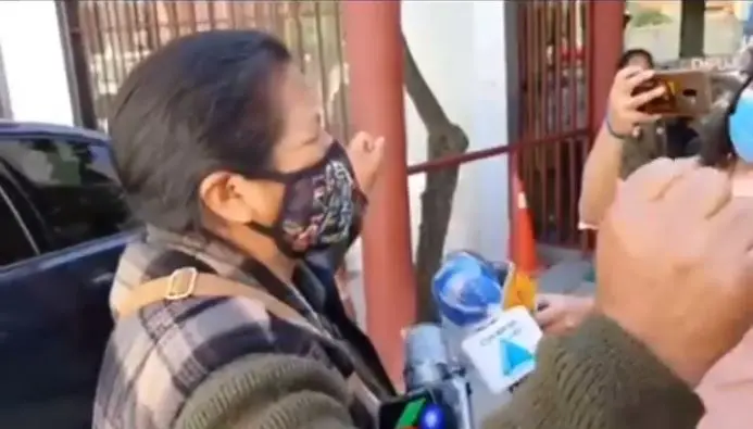 Llora la mamá de Orlando Guti&eacute;rrez, dirigente fallecido este 28 de octubre. Urgentebo