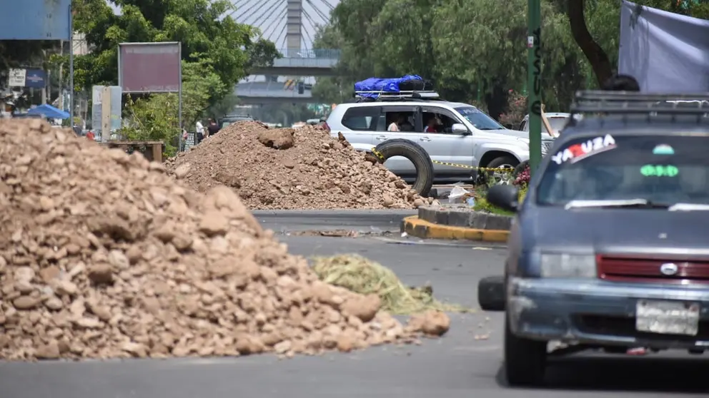 Foto de archivo de bloqueos en la avenida Blanco Galindo. (Dico Sol&iacute;s)