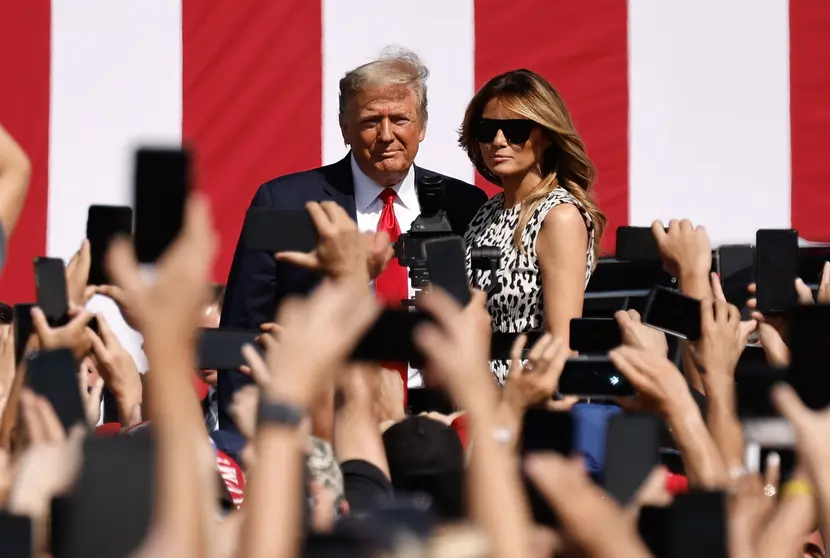 Donal y Melania Trump en uno de sus actos de campa&ntilde;a. EFE