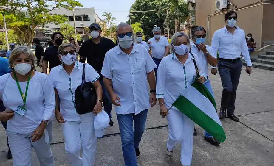 Dirigentes c&iacute;vicos en Santa Cruz.
