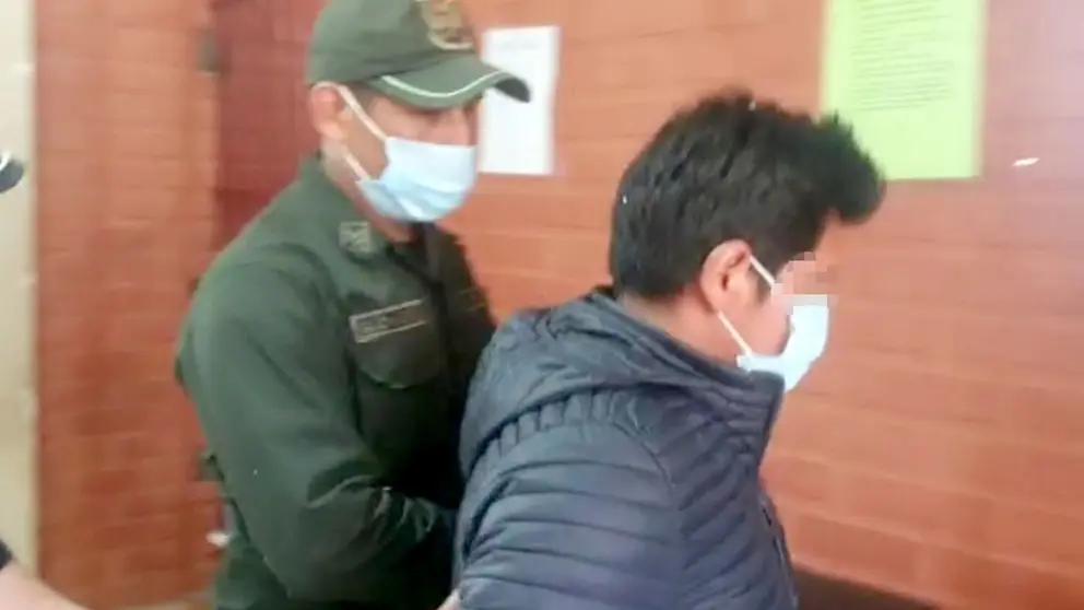 El hombre es trasladado a celdas por el delito de violencia familiar y doméstica. FELCV 