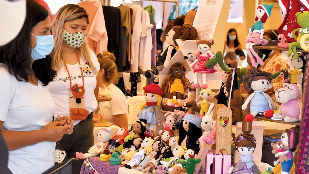 Los stands creativos, en la Melchor Urquidi.	     DICO SOLÍS