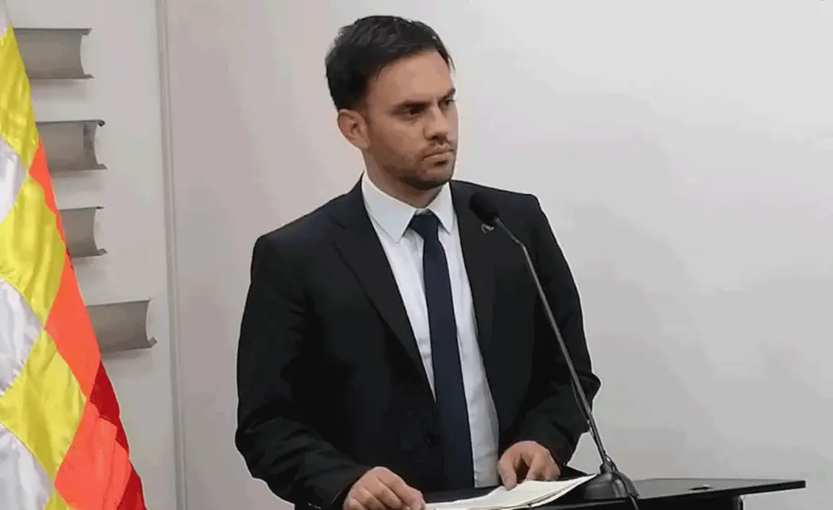 El ministro Eduardo del Castillo en conferencia de prensa. ERBOL