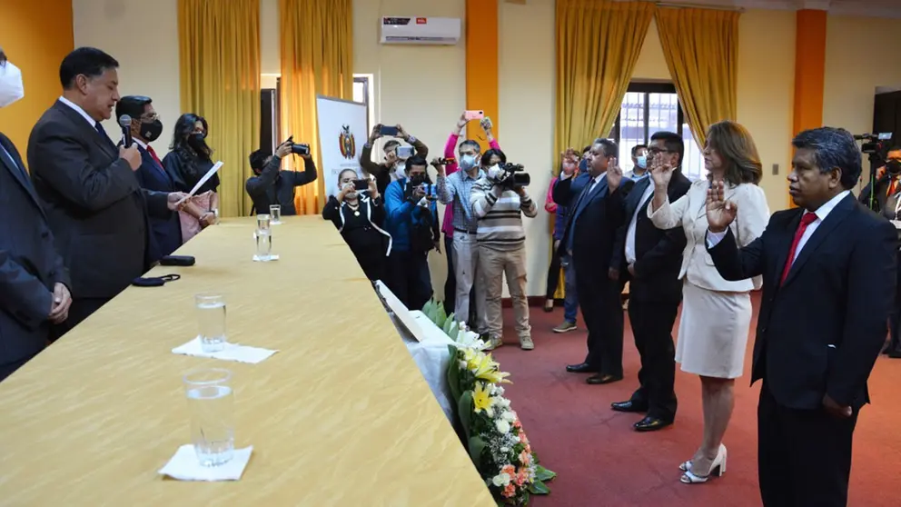 Lanchipa designa a Nuria  Gonzales Romero como nueva fiscal departamental de Cochabamba. FGR