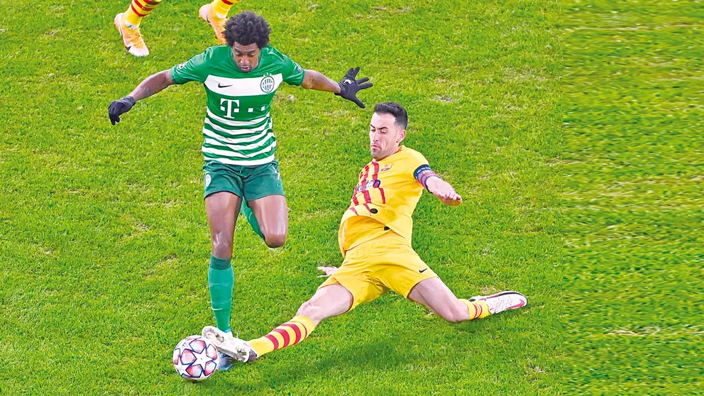 Una acción del match entre el Barça ante Ferencváros. EFE